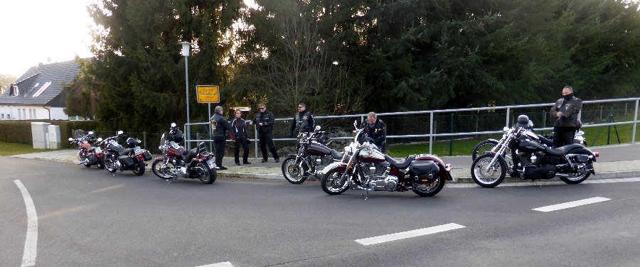 Erste Ausfahrt 2015-3.JPG - auf dem Weg nach Hause gab es ein nicht einfach zu behebendes Elektronikproblem